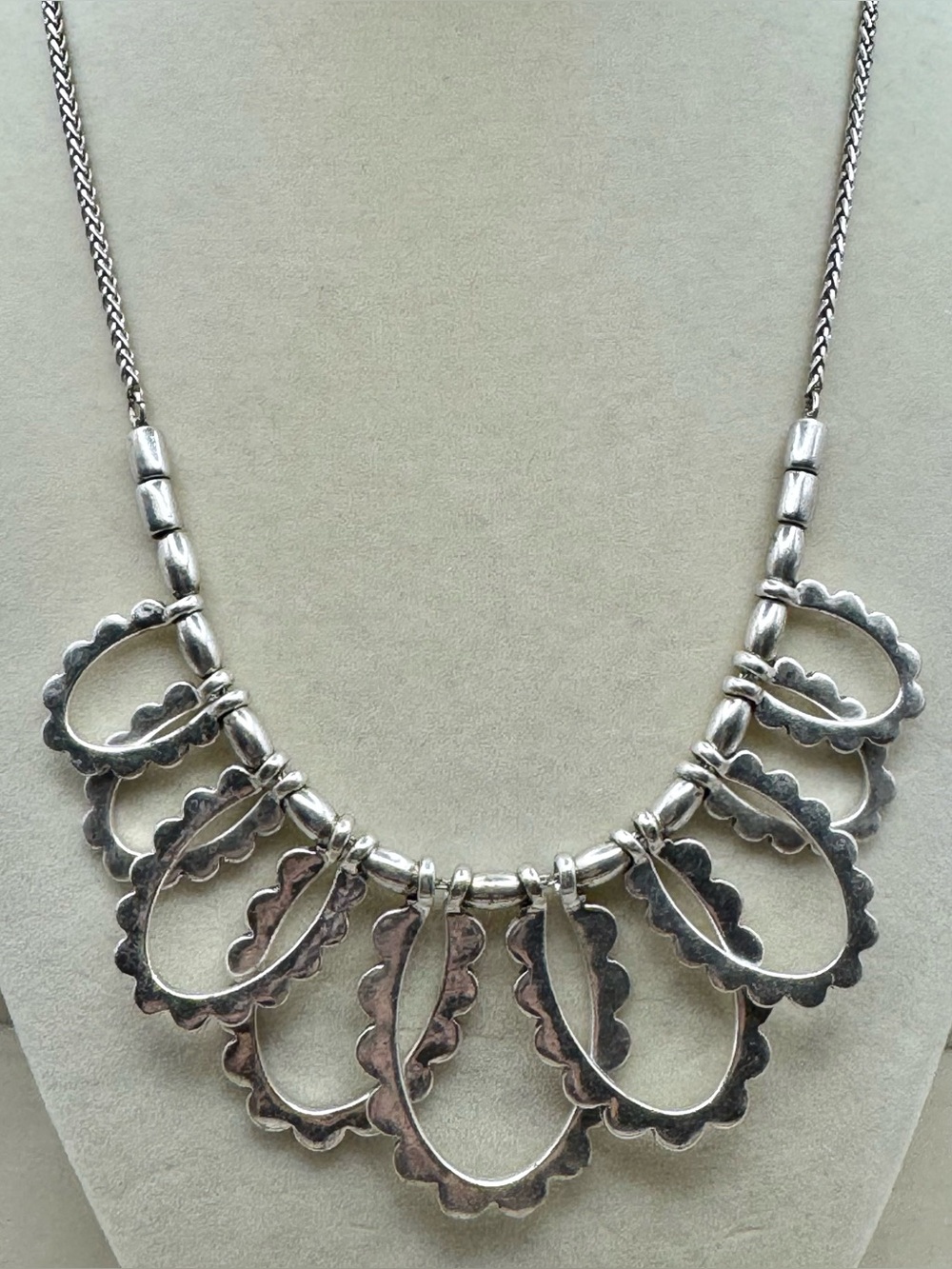 Lucky Brand Silver Tone Scalloped Collar Necklace